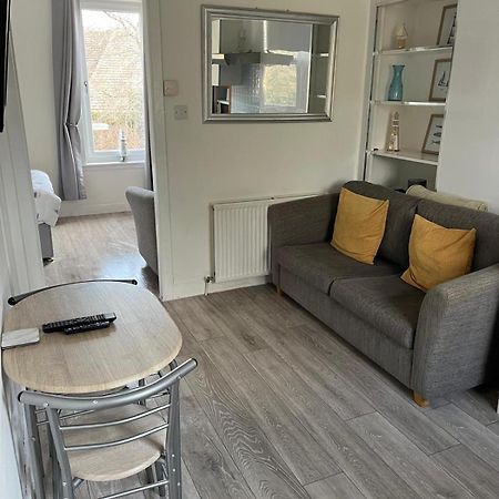 Ferienwohnung Cove Bay 1 Bed Flat Largs Exterior foto