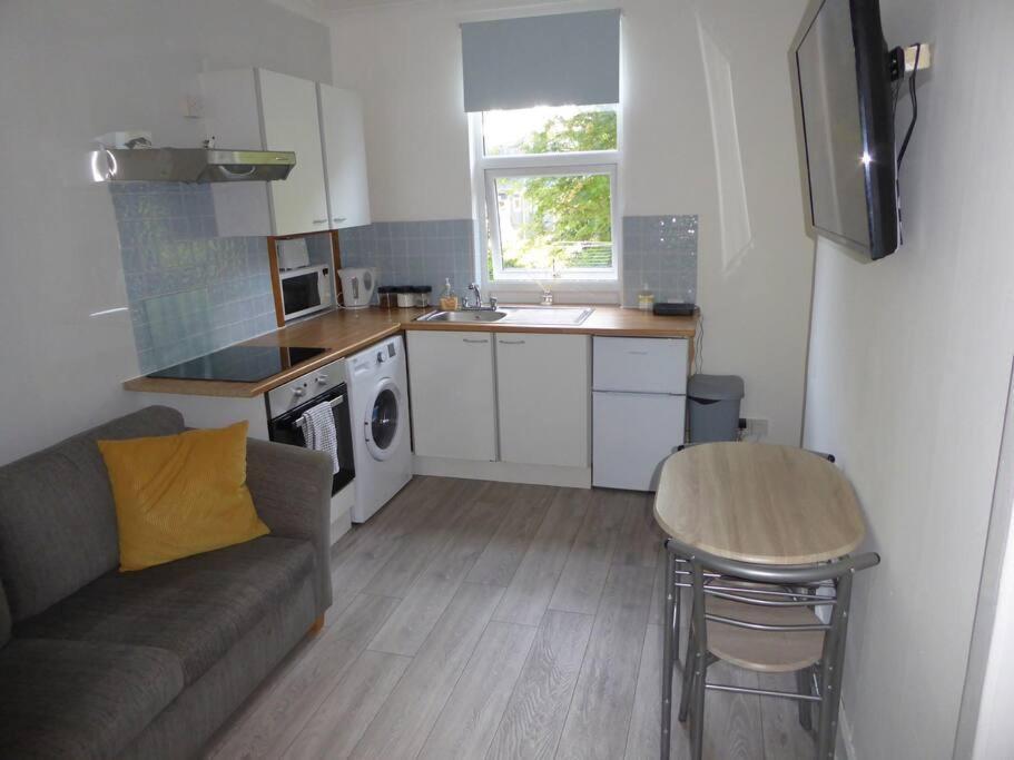 Ferienwohnung Cove Bay 1 Bed Flat Largs Exterior foto